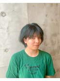 チョコミントカラーと伸ばしかけショート