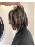 デザインカラーコントラストハイライト切りっぱなしボブ