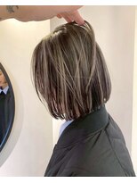 ルーム(Loom.)&nbsp;デザインカラーコントラストハイライト切りっぱなしボブ