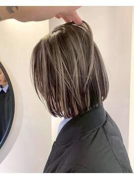 ルーム(Loom.) デザインカラーコントラストハイライト切りっぱなしボブ