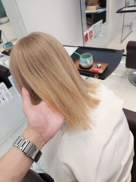 スリーヘアーデザインズ(Three Hair Designs) r