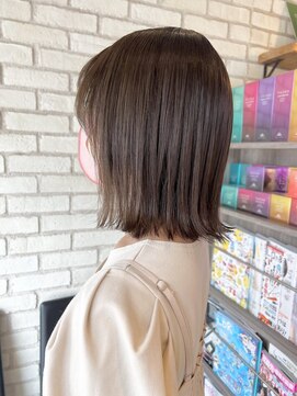 ミントグレージュ×ボブ