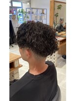 ストーリアエフ カミトザッカ(storia.f kami to zakka) 40歳男性にオススメ!縦落ちスパイラルパーマ!