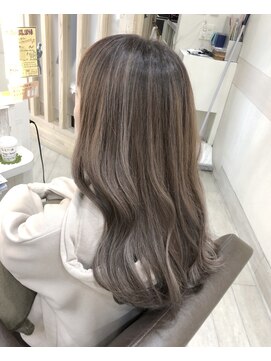 フゥカ 類家店(fuka) ハイライトたっぷり外国人風カラー☆