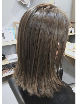 パム 恵比寿(PAM.) 切りっぱなし外ハネ　透け感ミディアム【恵比寿】