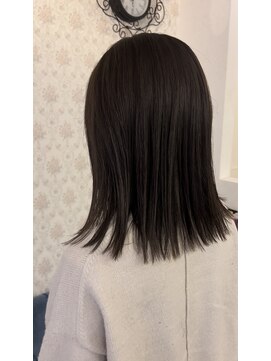 ヌイ サンノミヤ(nui sannomiya) 切りっぱなしシェーディングボブ