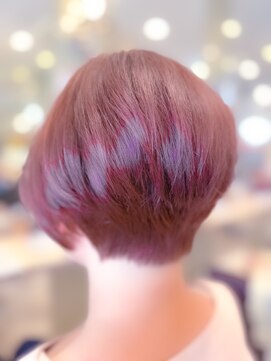 エメールヘア(aimere hair) どの世代でも似合う襟足スッキリピンクショートボブ