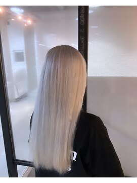 グロウ(GLOW) ブリーチ2~3回ホワイトシルバーオージュアトリートメント