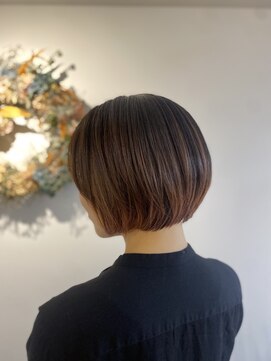 アダダ(adada) 大人のショートボブ