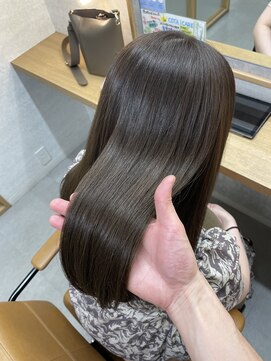 アレクサ 保谷(ALEXA) 透明感◎ツヤ×くすみ感も＊スモーキーブラウンベージュ