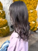 サニー美容室&nbsp;ニュアンスパーマ オリーブグレー セミロング 20代30代 透明感