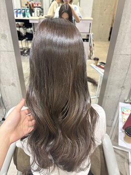 くすみブラウン