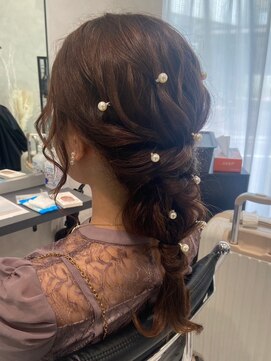 オプティマヘアー(Optima Hair) 編み込みダウンスタイル