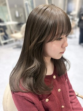 アトロ(Atoro) 明るさ育てながら、赤みを消す最強オリーブベージュ！