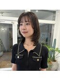 オリーブカラー×ミディアムレイヤー