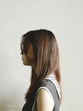 バーノン(VERNON) VEIL FLAME LONG wearing Ritsuko Karita【VERNON】058-262-3611
