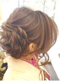 ルーズシニヨン大人アップスタイル