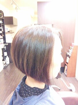 ヘアメイク ビス(Hair Make Bis.) 前下がりボブ