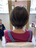 前下がりショートの後ろ姿背後スタイルショート