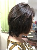 お手入れしやすいミディアムヘアー