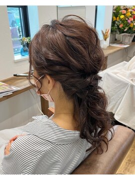リブヘア(LiB hair) ローポニーアレンジ☆