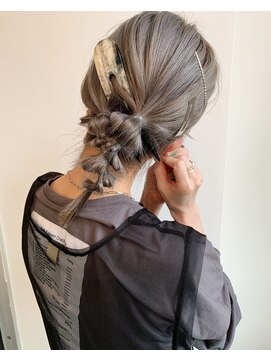 ロダット 横浜(LODAT by little) ざっくりシニヨンポニー【LODAT横浜】