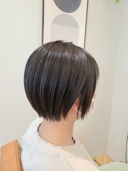 再現性の高いカットであなたに似合うヘアをご提案☆フロントや前髪矯正も人気で幅広くショートを楽しめる！