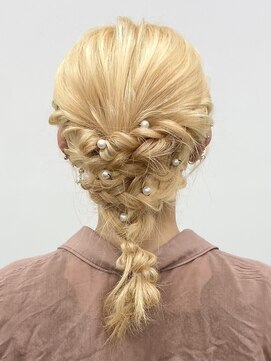 美容室テク アート バイ シック 編み下ろしヘアアレンジ