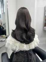 ベレーザシェルト(Beleza scelto) 11844艶髪アッシュブラックグレージュ韓国風巻きレイヤーカット