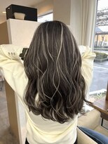 リングバイモアムー(Ring by Moremuu)&nbsp;イッシー　ホワイトハイライト