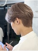 渋谷メンズブリーチカラーミルクティーベージュセンターパート