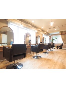 【ずっと通いたくなるサロン】少人数で居心地のよい空間で髪や頭皮のお悩みにしっかり寄り添います♪