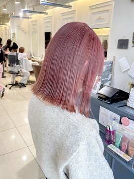 テトラ バイ ネオリーブ 横浜西口店(tetra by neolive) ピンクカラー暖色カラーケアブリーチ切りっぱなしロブ