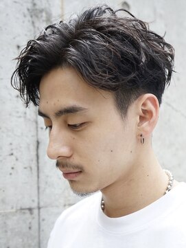 レタッチバイフィフス(RETOUCH by fifth) 原宿毛流れセンターパートニュアンスパーマフェザーパーマ40代◆