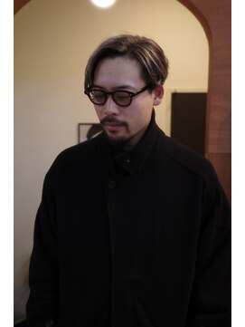 エディ(Edy) メンズホワイトシルバーニュアンスパーマ外国人風眉毛カット岡山