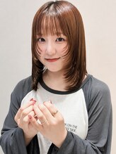 イト(ito.) 顔周りレイヤー/顔周りカット/ミディアムレイヤー