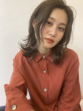 バズ(BUZZ) 大人ミディアムはレイヤーで★BUZZ秋山