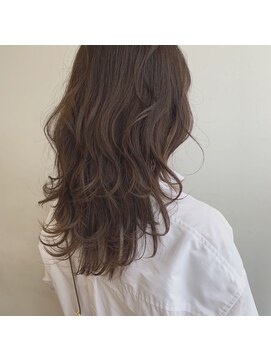 ツイギー 千舟店(TWiGGY) 【10台、20代◎大人気】ゆれて動く！透けるウルフ♪