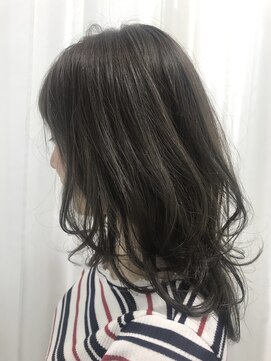 ウィル 江坂店(WiLL) **透明感たっぷりセピアグレージュ**《山田 果奈》