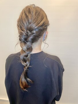 六本木美容室 西麻布店 ヘアセット◎ルーズ編みおろしアレンジ