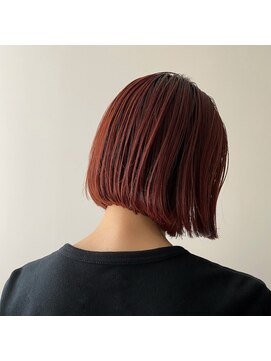 ルッソ チアロ(Lusso chiaro) アースカラー×ぱっつんミディアムボブ◎30代40代50代