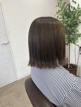 ラヴィリス バイ レム(Raviliss by rem) グレージュカラー×ワンレンボブ