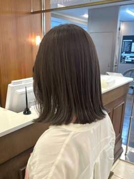 ザック ヴィ(ZACC  vie) 8トーン/オリーブベージュ/切りっぱなしミディアム