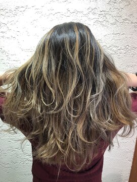 ヘアサロン アティリー(Hair Salon Attirer) 西梅田/ボブ/グレーベージュ/白髪ぼかし/ハイライト/ベージュ