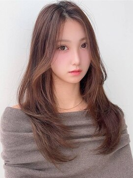 《NYLON.》韓国風小顔レイヤーカット×ベージュブラウン