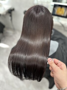 シシ 銀座(sisi) 【縮毛矯正/髪質改善/トリートメント/白髪染め/白髪ぼかし】