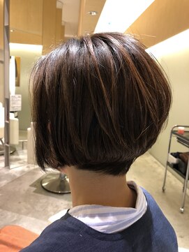 アスタ アヴェダ ASTA AVEDA 武蔵村山店 美シルエットの前下がりボブ
