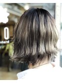 #グラデーション#バレイヤージュ#ブリーチ#外ハネ#アッシュ