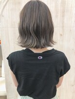 ビファインべクス(Befine becs) ハイライトで全体ブリーチ風。透明感グレージュ