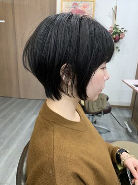 グラムアッシュ(GLAM ASH) ショートボブスタイル